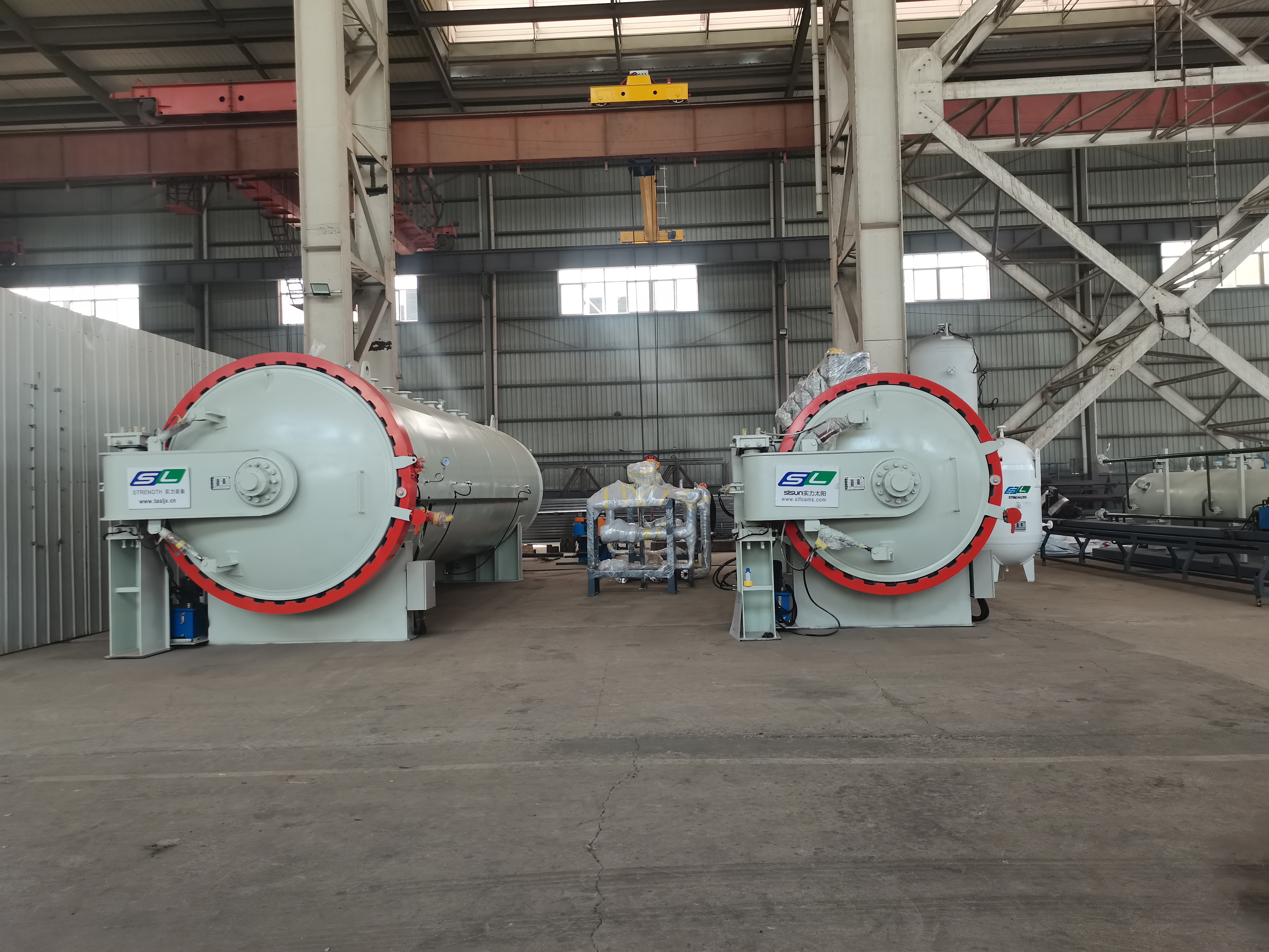 DN2000、DN2400兩臺新材料熱壓罐發(fā)往江蘇